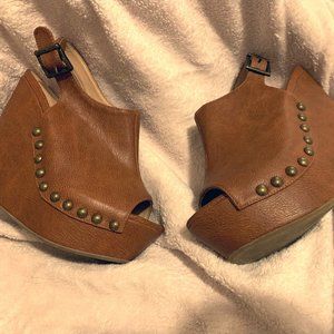 Cute brown wedges